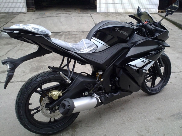 G-max racer black1_enl.jpg